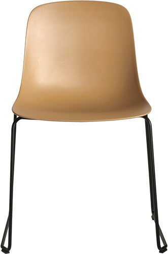 Bruine stoel met zwart onderstel uit de Pure Loop collectie van FP Collection