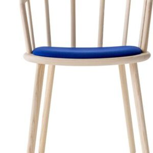 Nym 2836 - houten stoel met armleggers en opdekstoffering. FSC 100% gecertificeerd - PMS Projectinrichting