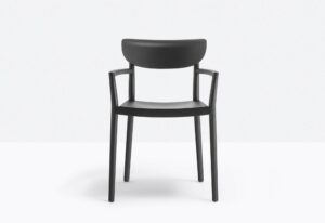 Tivoli 2808 stoel met armleuning met donker houten frame en gestoffeerde zitting van Pedrali