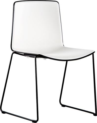 Tweet 897 - strak vormgegeven moderne kunststof sledeframe stoel met 2-kleurige zitschaal van Pedrali