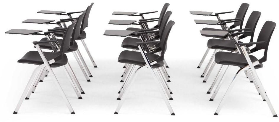 Een aantal zwarte AC140 schrijftafeltjes voor stapelbare stoelen serie 140, voor rechtshandigen van FP Collection
