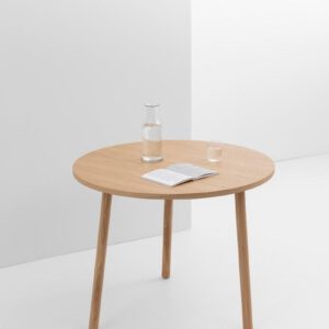 De PADDLE Round Table van cruso is geschikt voor verschillende behoeften en ruimtes.  - PMS Projectinrichting