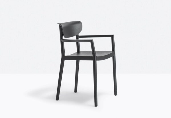 Zijaanzicht Tivoli 2808 stoel met armleuning met donker houten frame en gestoffeerde zitting van Pedrali