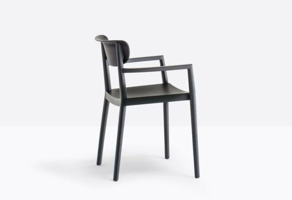 Tivoli 2808 stoel met armleuning met licht houten frame en gestoffeerde zitting van Pedrali